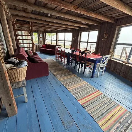 Maria Pipi House